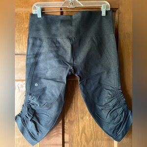 Lululemon In The Flow Seamless Knee Length Leggings. Size 12. Like New
